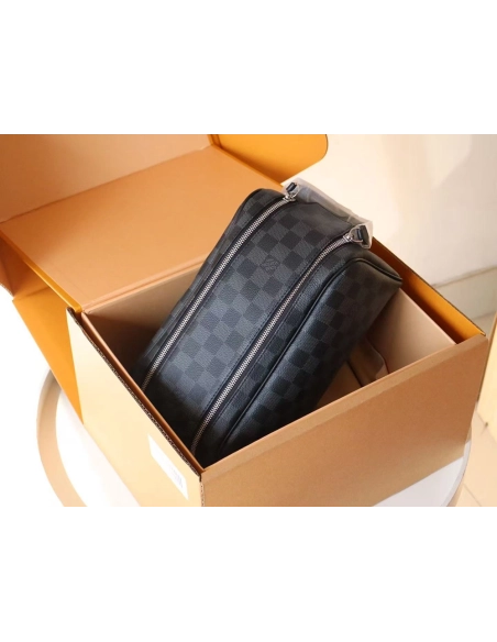 Louis Vuitton Dopp Kit Toilet Pouch N40127 28X15X16.5cm,Louis Vuitton Bags