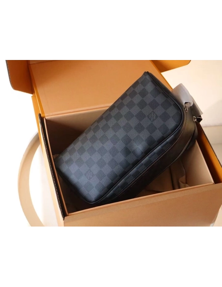 Louis Vuitton Dopp Kit Toilet Pouch N40127 28X15X16.5cm,Louis Vuitton Bags