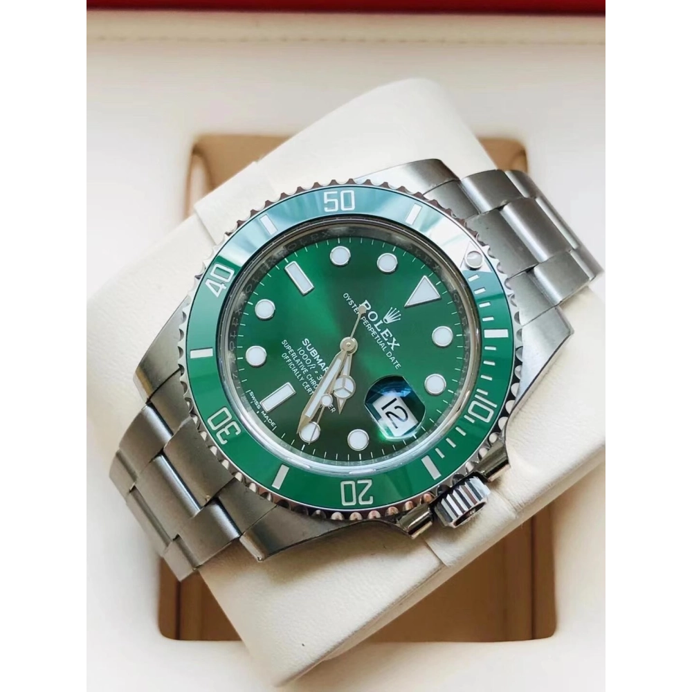 Submariner 116610LV-0002 Green Dial Size 40mm