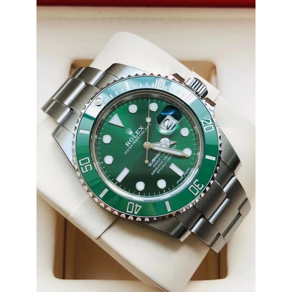 Submariner 116610LV-0002 Green Dial Size 40mm