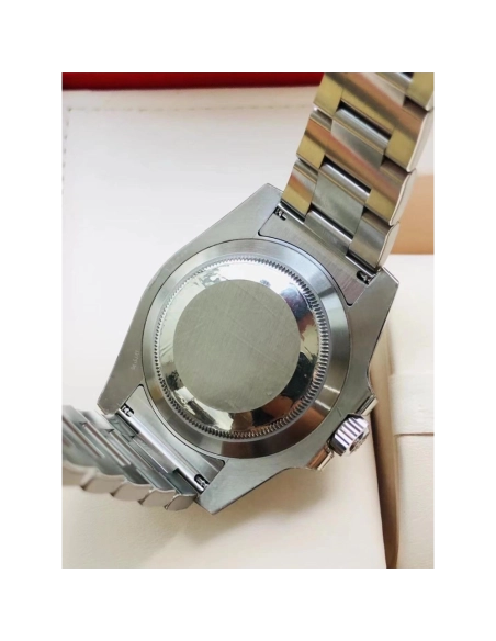 Submariner 116610LV-0002 Green Dial Size 40mm