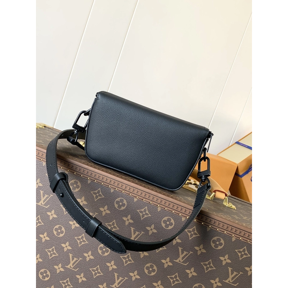 Louis Vuitton Pilot Bags M83563 20X12X5.5cm,Louis Vuitton Bags