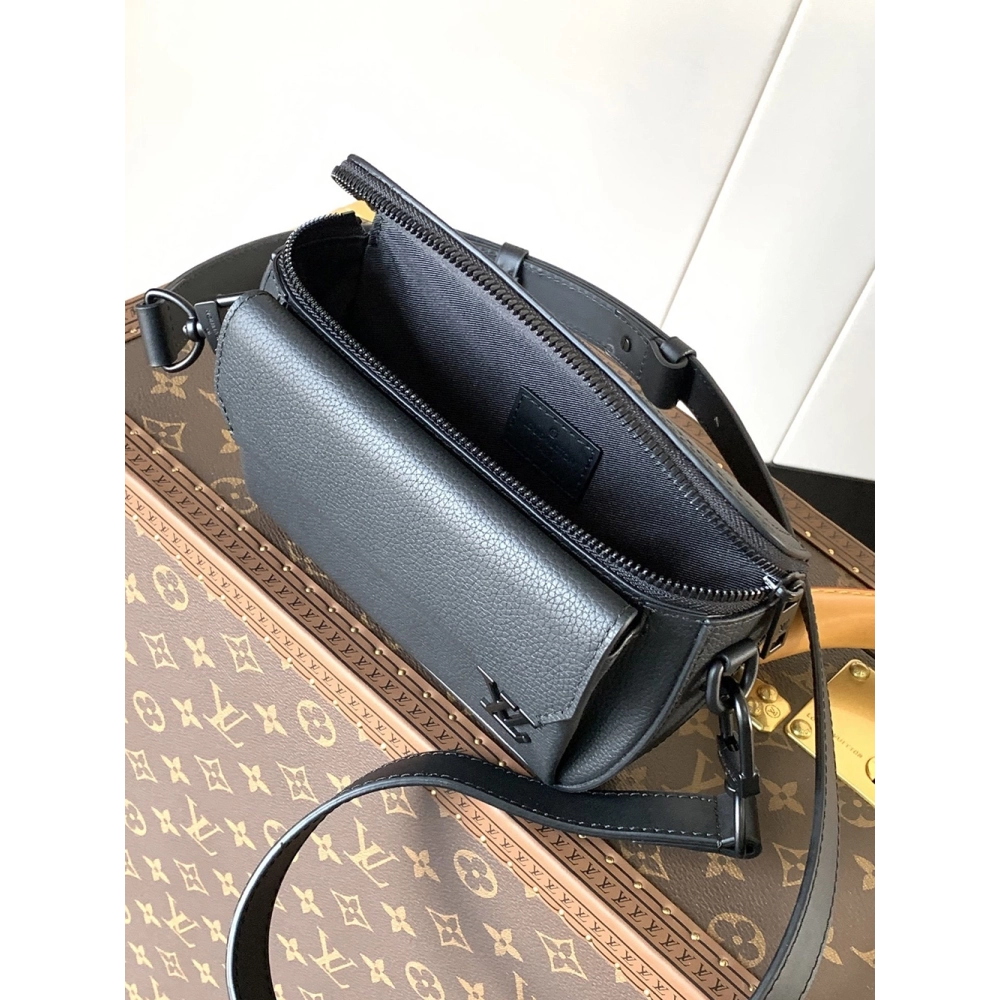 Louis Vuitton Pilot Bags M83563 20X12X5.5cm,Louis Vuitton Bags