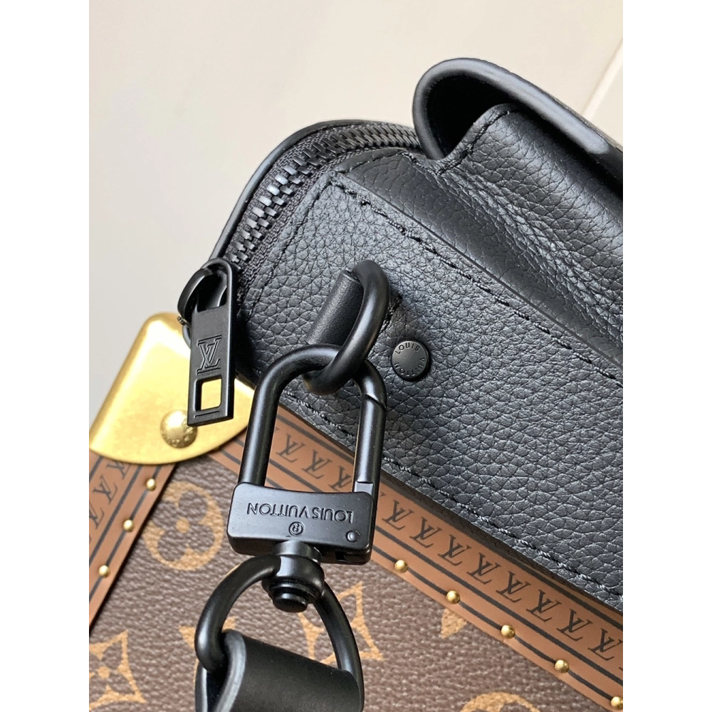 Louis Vuitton Pilot Bags M83563 20X12X5.5cm,Louis Vuitton Bags