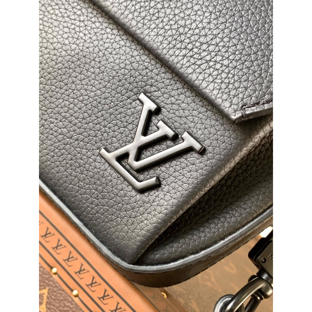 Louis Vuitton Pilot Bags M83563 20X12X5.5cm,Louis Vuitton Bags