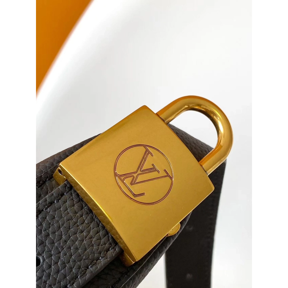 Louis Vuitton Low Key Bumbags M11429 28X13X5.5cm,Louis Vuitton Bags