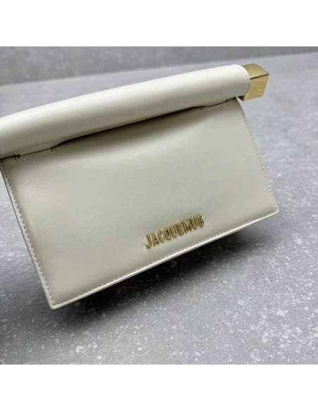 Jacquemus small Rond Carre clutch Bags L14115 12.5X19.4X6.6cm,Jacquemus Bags